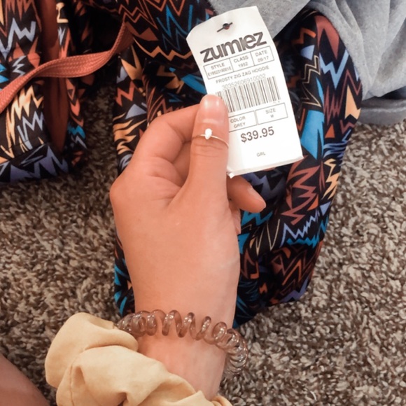 2 for $20 Zumiez Empyre Frosty Zigzag Hoodie - Picture 2 of 2